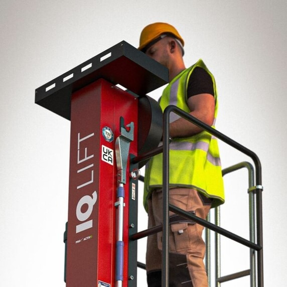 Pop Up IQ LIFT PRO 7 ACTIVe Push Around Manual Scissor Lift