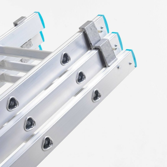 TB Davies Taskmaster EN131 Professional 2.5m Triple Extension Ladder (3x9 Rung - 5.5m)