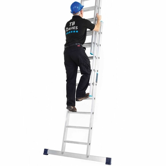 TB Davies Taskmaster EN131 Professional 2.5m Triple Extension Ladder (3x9 Rung - 5.5m)