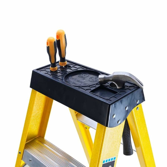 TB Davies INSUL8-S 4-Tread Professional Fibreglass Swingback Step with Tool Tray