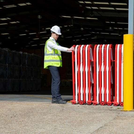 Armorgard InstaGate IG4 Aluminium Expanding Barrier - 2.1m