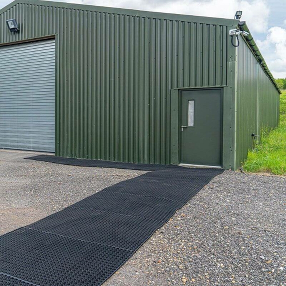 Blue Diamond Greenskeeper Rubber Grass Mat