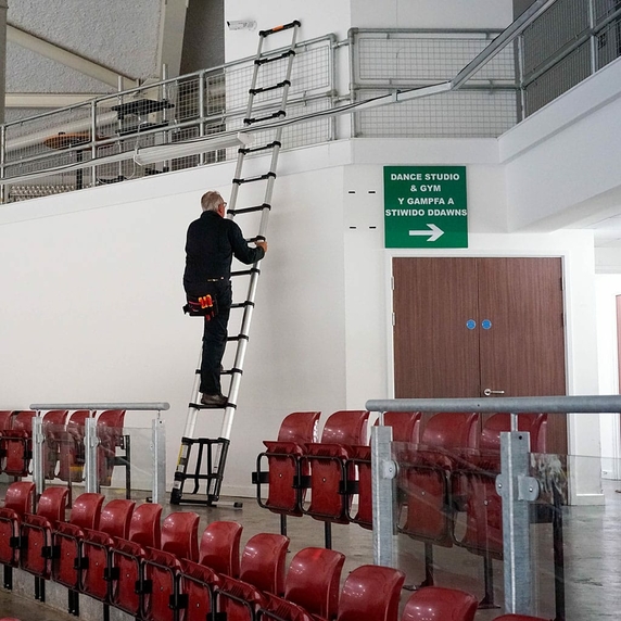 TB Davies XTEND+CLIMB ProSeries S2.0 4.4m Telescopic Ladder