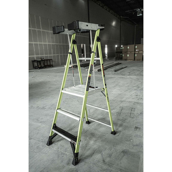 Little Giant Fortress 3-Tread Fibreglass GRP Platform Stepladder with Guardrail & Tool Tray (0.8m Platform)