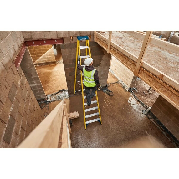 Werner Fibreglass Swingback Stepladder - 12 Tread