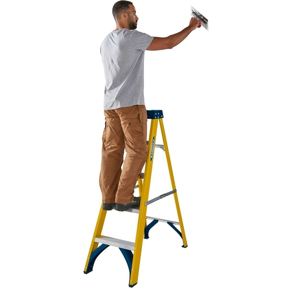 Werner Fibreglass Swingback Stepladder - 5 Tread